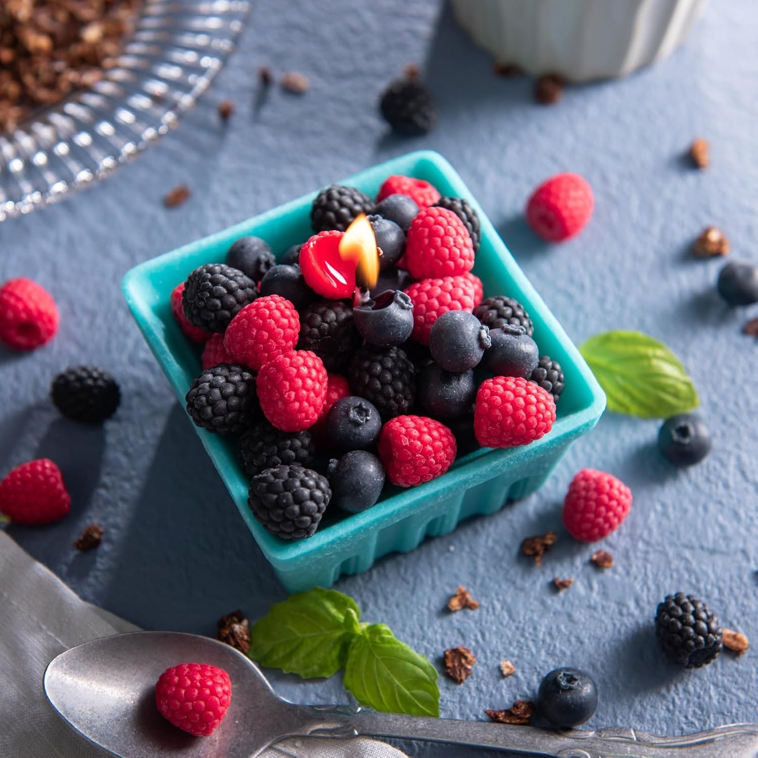Berries Fruit Basket Scented Vegetable Wax Candle - Image 2